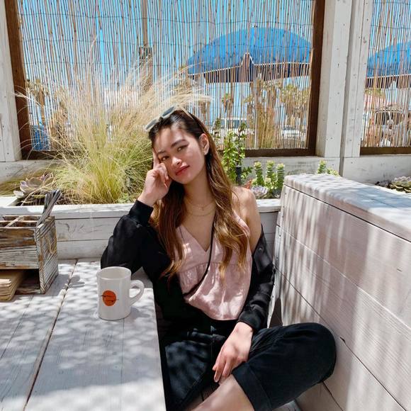 Meet your Posher, Amira - Picture 1 of 1